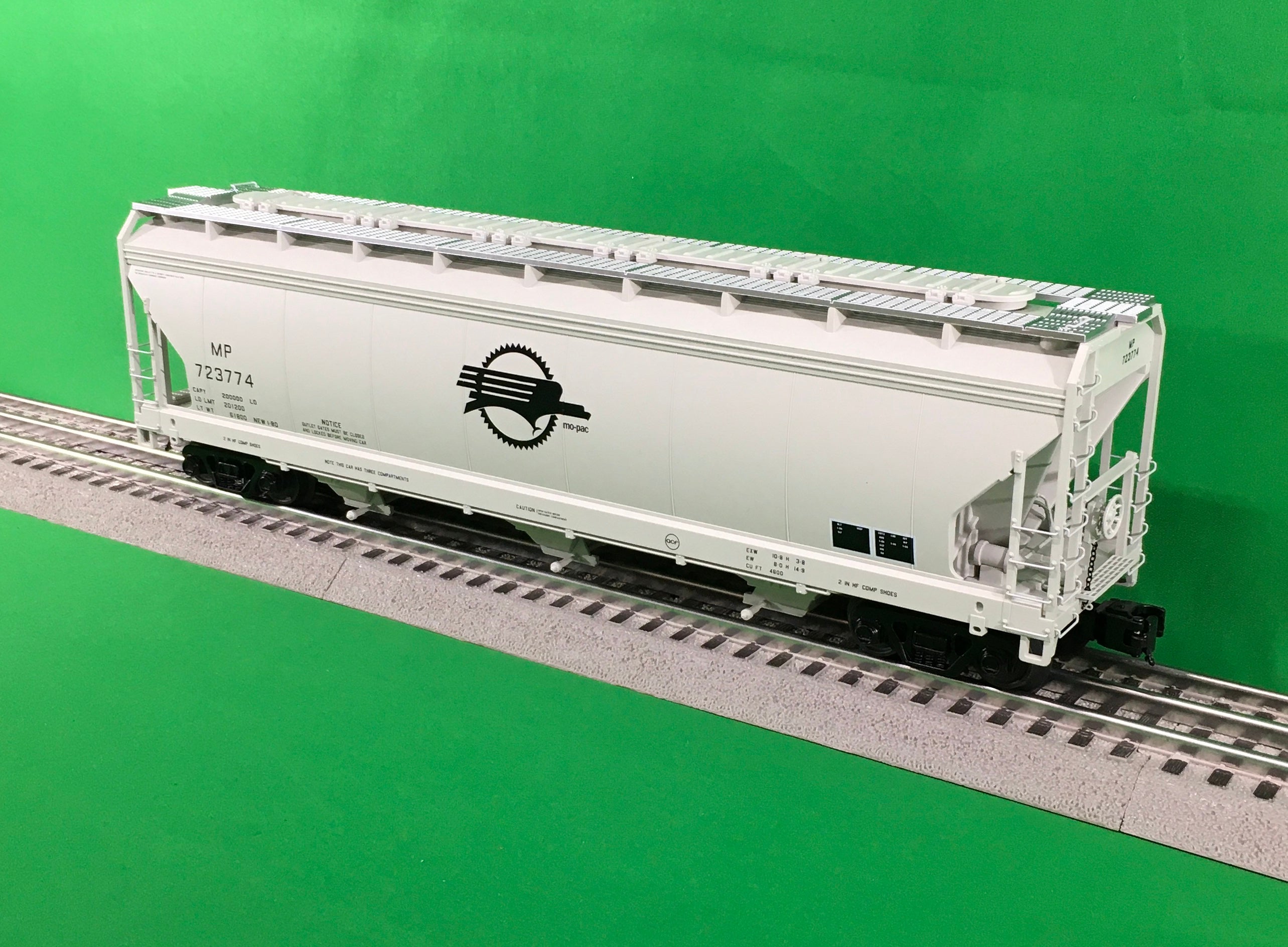 Atlas O 3009958 - Premier - 3-Bay Centerflow Hopper Car "Missouri Pacific"