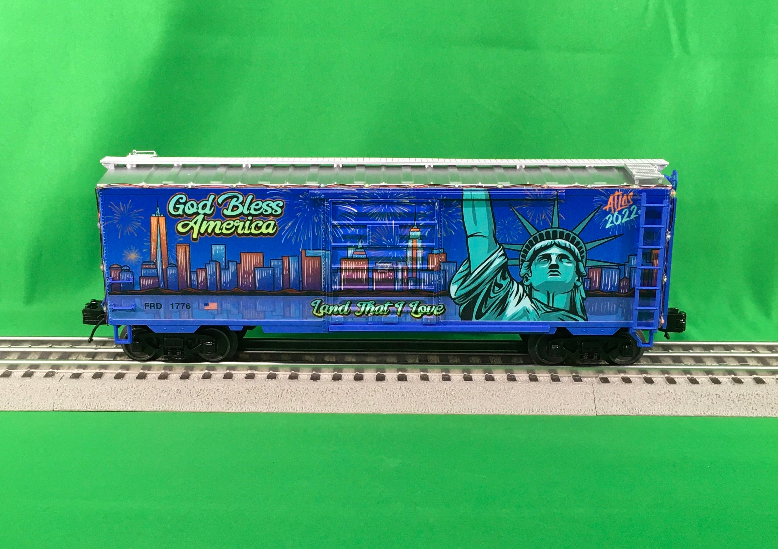 Atlas O 3001851 - Premier - 40' PS 1 Box Car "Independence Day Special" #FRD 1776 w/ Lights (4th of July) - MrMuffin'sTrains