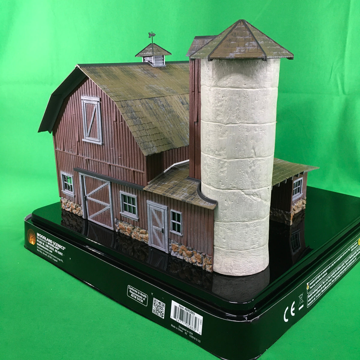 Woodland Scenics BR5865 - Old Weathered Barn - MrMuffin'sTrains