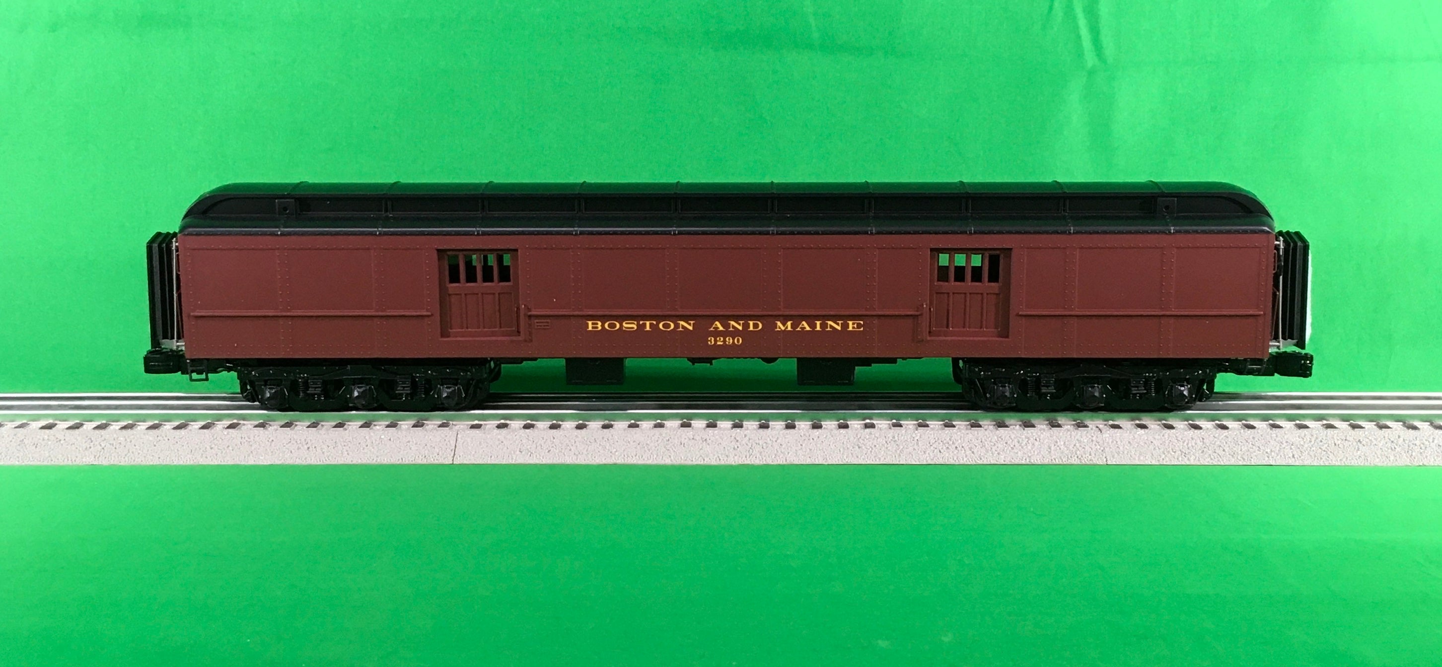 Atlas O 3007047 - 70' Madison Heavyweight Passenger Car "Boston & Maine" (4-Car)