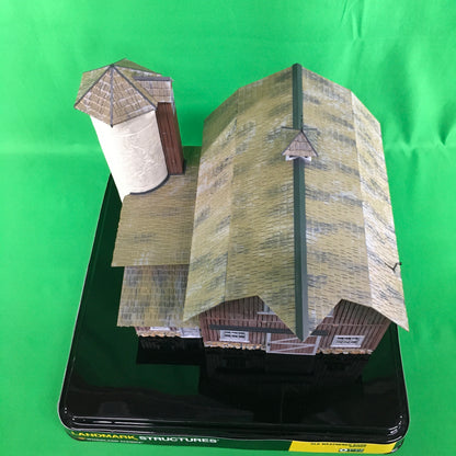 Woodland Scenics BR5865 - Old Weathered Barn - MrMuffin'sTrains