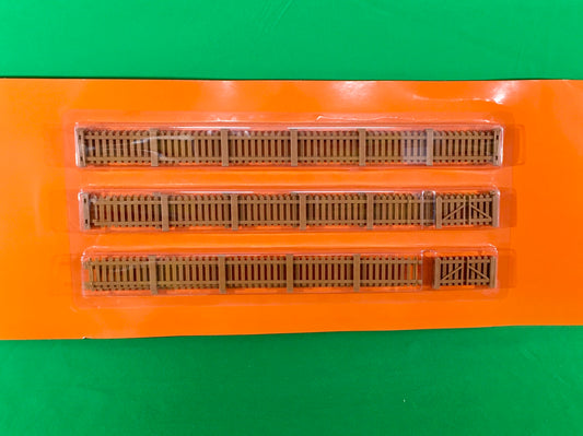 Lionel 1930160 - Picket Fence (Brown) - MrMuffin'sTrains