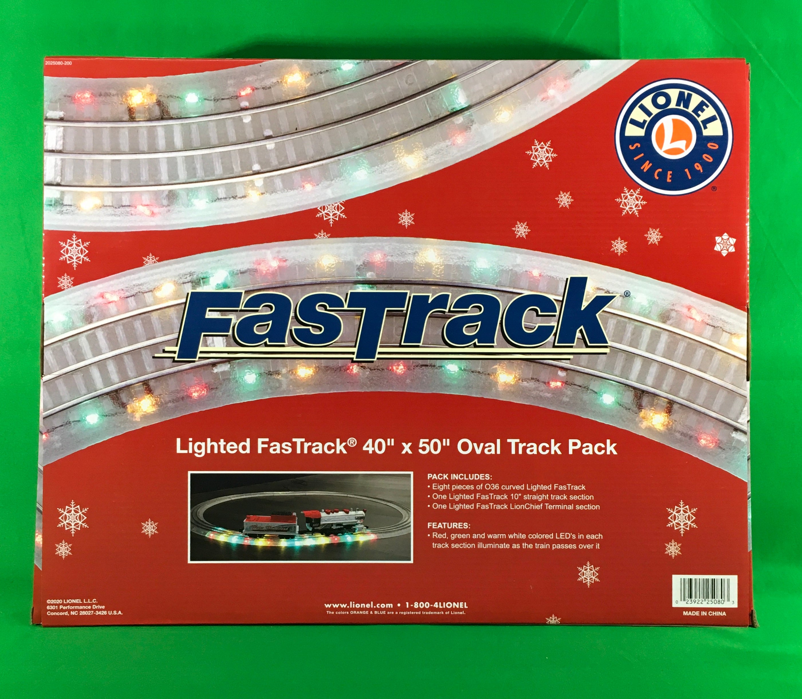 Lionel 2025080 - FasTrack - Lighted - 40 x 50 Oval Track Pack