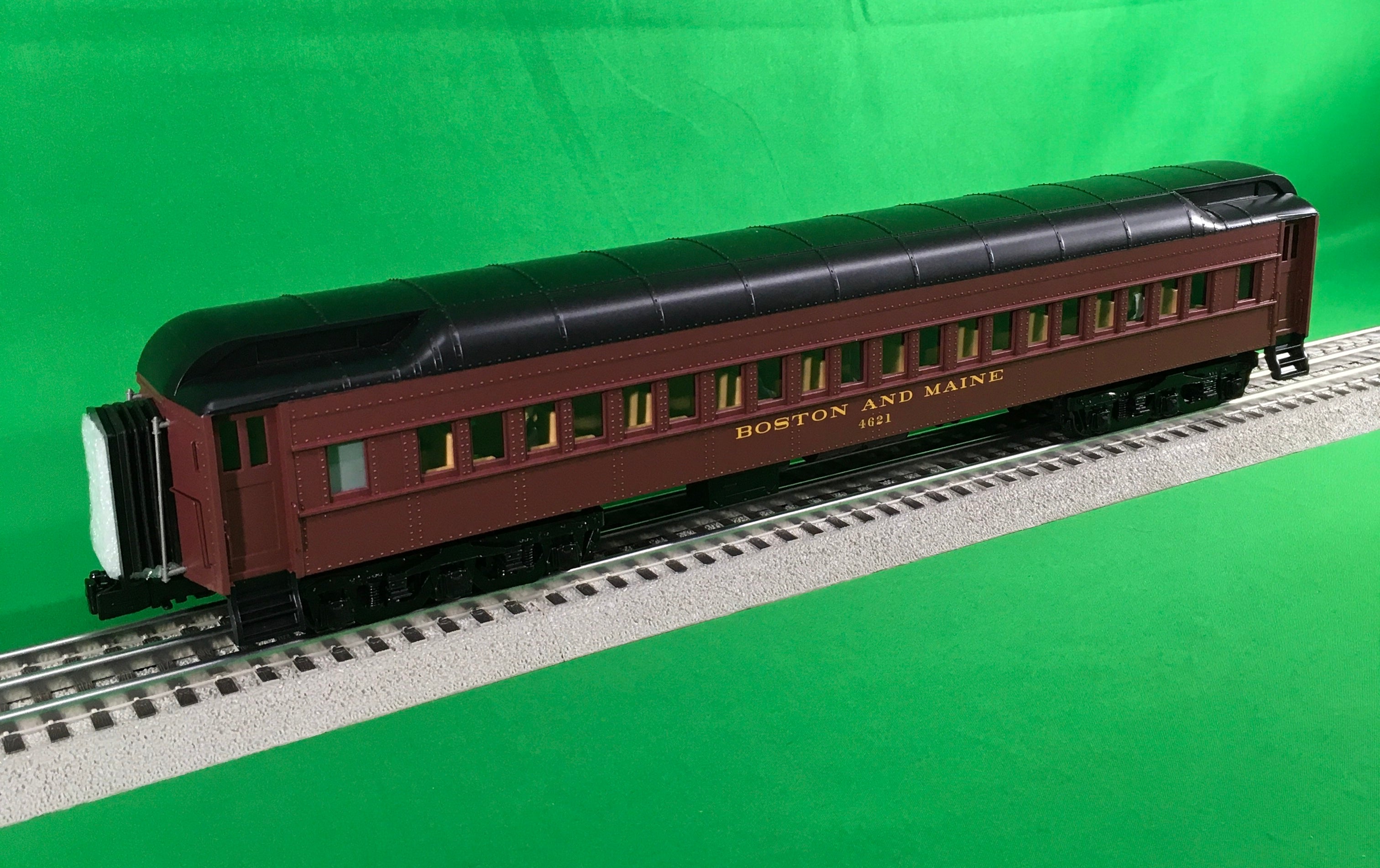 Atlas O 3007047 - 70' Madison Heavyweight Passenger Car "Boston & Maine" (4-Car)