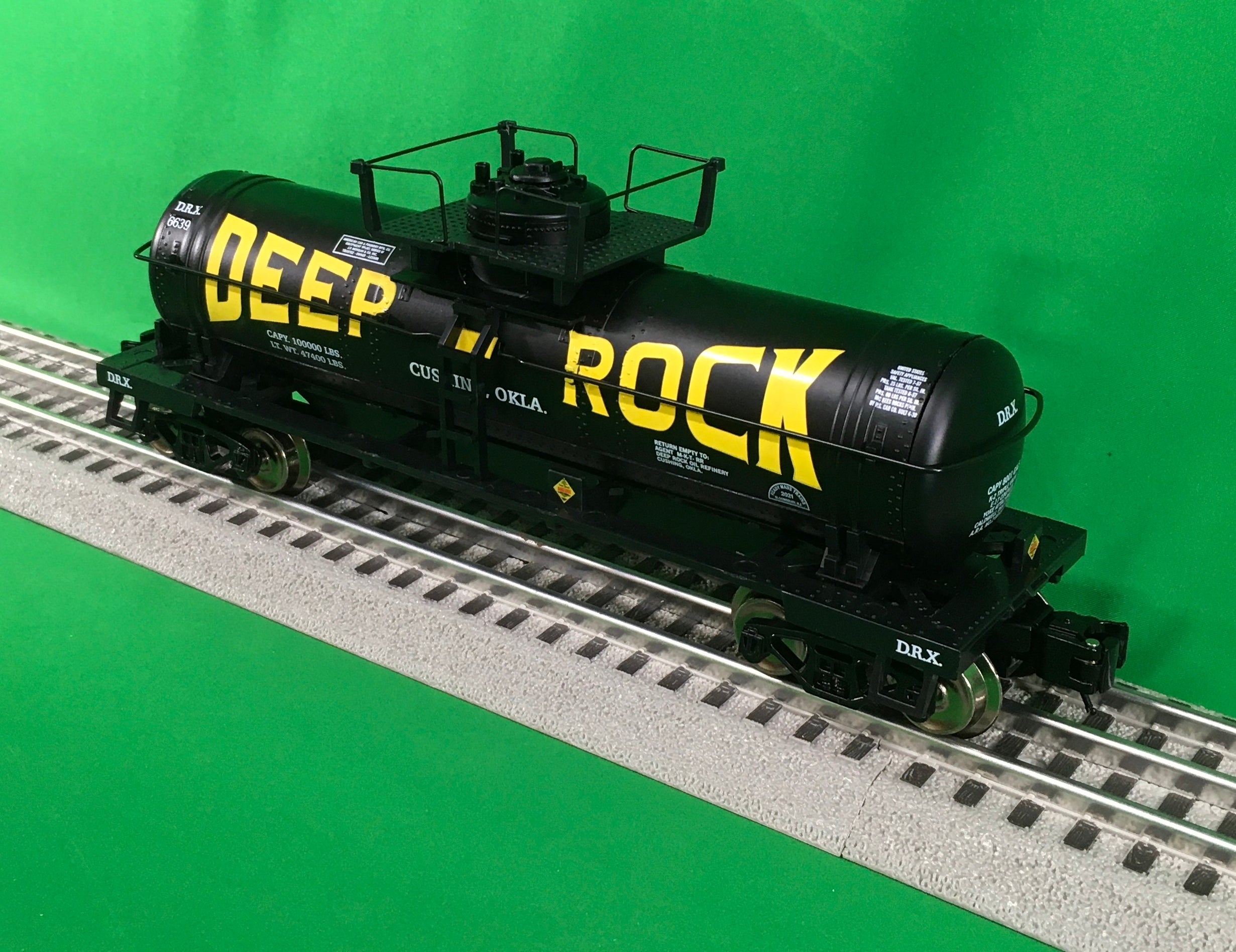Ready Made Trains RMT-96899-43 - 8000 Gallon Single Dome Tank "Deep Rock Oil"