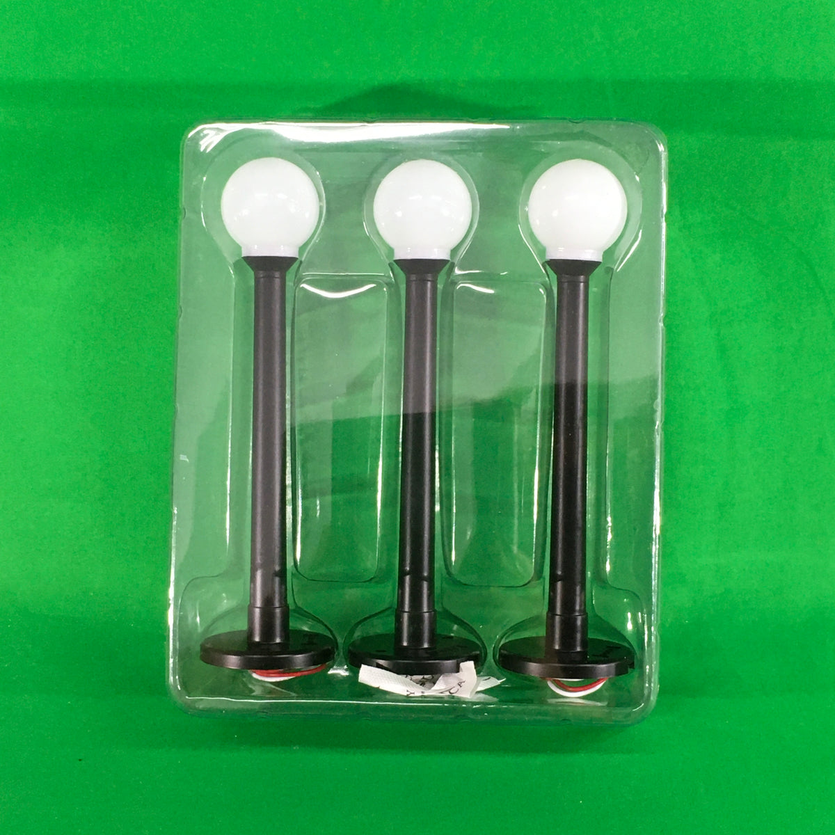 Lionel 6-12926 - #64 Globe Street Lamps (3-Pack) - MrMuffin'sTrains