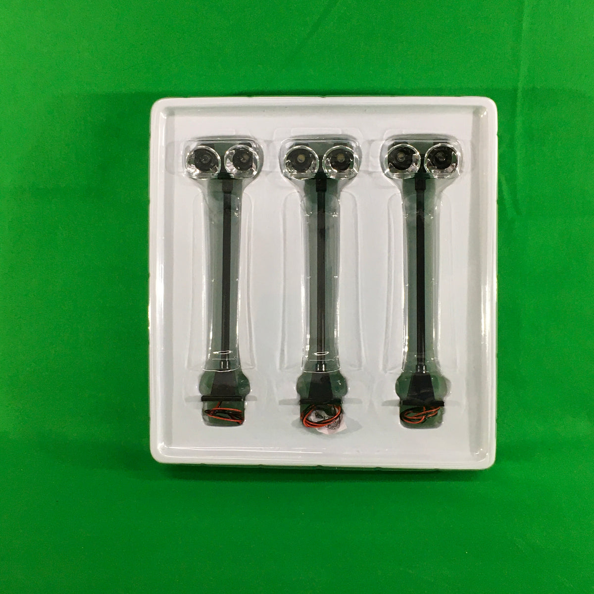 Lionel 6-12927 - #65 Yard Lights (3-Pack) - MrMuffin'sTrains