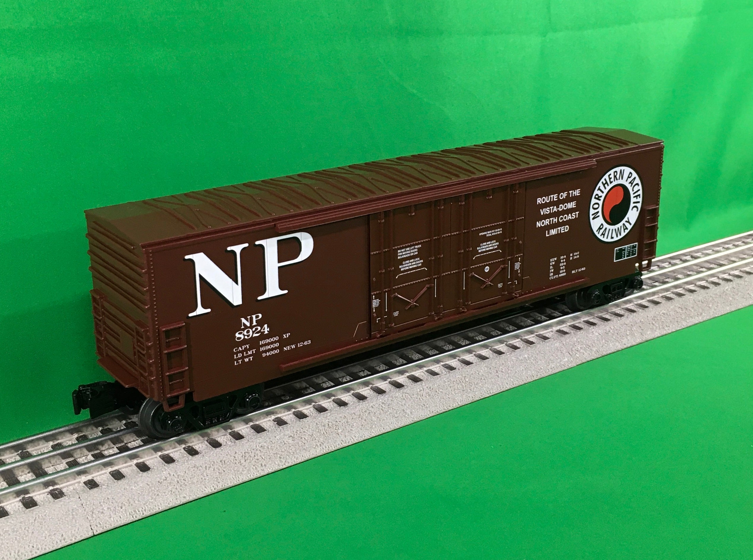 MTH 30-71094 - 50' Double Door Plugged Box Car "Northern Pacific" #8924