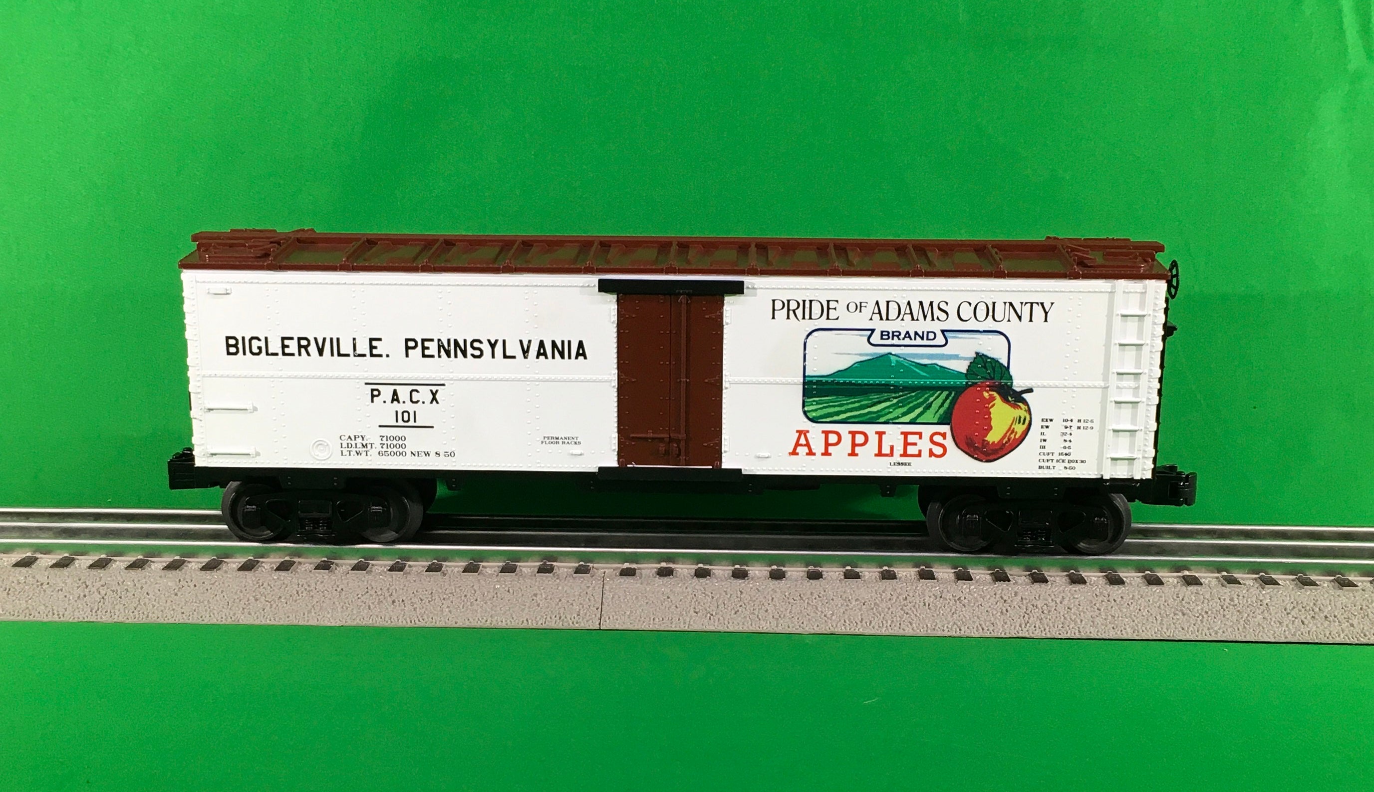MTH 30-78228 - Modern Reefer Car "Biglerville. Pennsylvania" #101 (Adams County Apples)