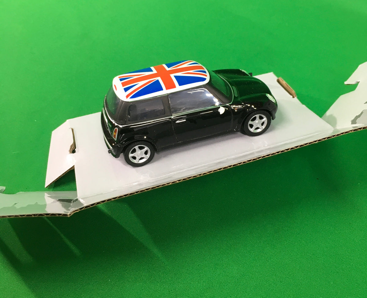 Atlas O 3009930 - Mini w/ UK Flag (Black) 1/43 - MrMuffin'sTrains