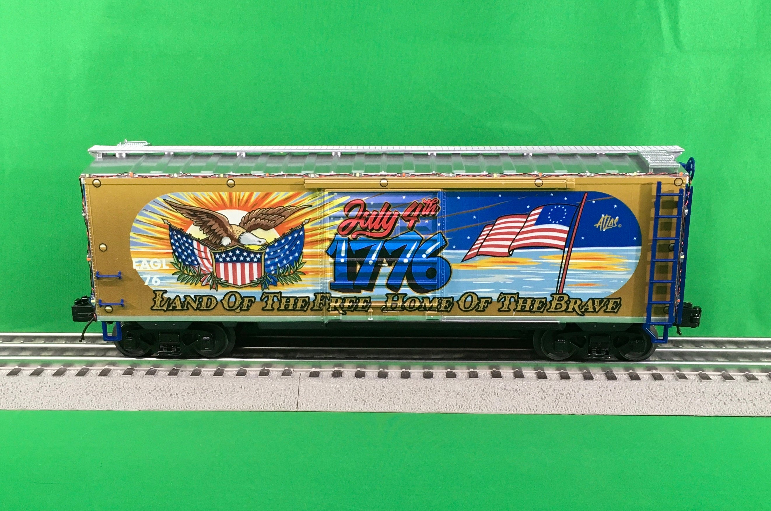 Atlas O 3001436 - Premier - 40' PS-1 Boxcar "4th of July" w/ Lights (2023 Edition)